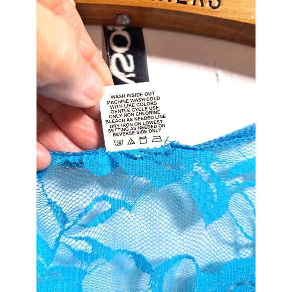 Ransom Sheer Netting Top with Fleur de Lis Design Blue Size Large Short Sleeve - Picture 5 of 5